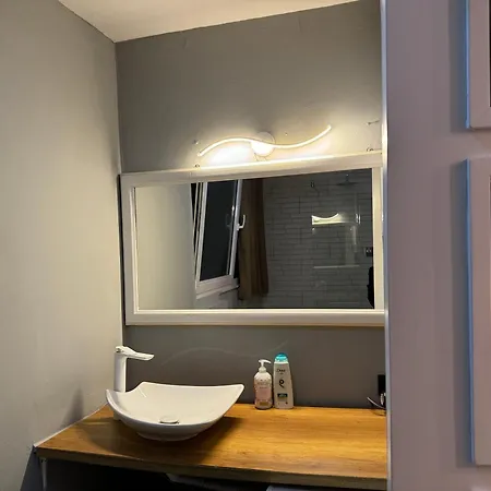 Nikki 3 * Тирана